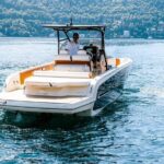 1H Luxury Cruise Como Lake Tender Yacht Invictus 9 Pax - Who Will Appreciate This Tour?