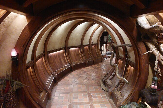 2-Day Hobbiton, Rotorua, Waitomo Caves Tour from Auckland with Accommodation - Evaluating the Value
