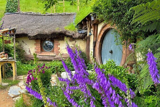 2 Day Hobbiton Waitomo Caves Raglan Private Tour from Hamilton - What Travelers Say