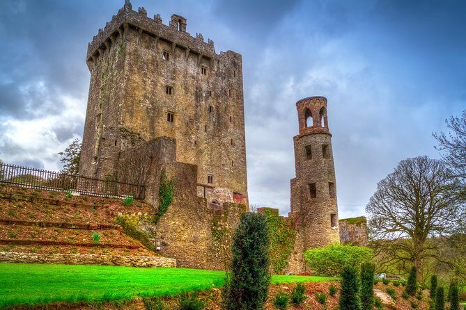 2-Day Southern Ireland Tour from Dublin:Including Blarney and Cliffs of Moher - FAQs