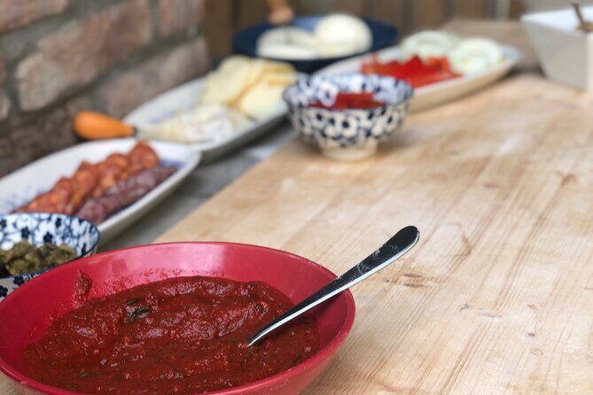 2-Hour Guided Family Pasta or Pizza Cooking Class in Acqui Terme - An In-Depth Look at the Experience