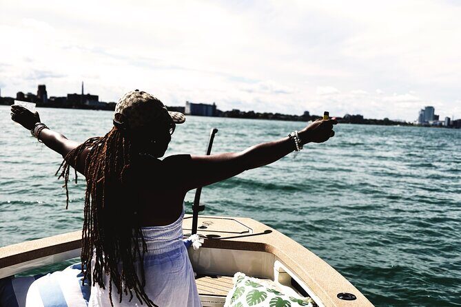 2 Hour Private Guided Luxury Electric Cruise on Detroit River - Why This Experience Offers Great Value