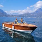 2 hour private tour in Lake Como with classic wooden boat - The Homes of Celebrities and Artists