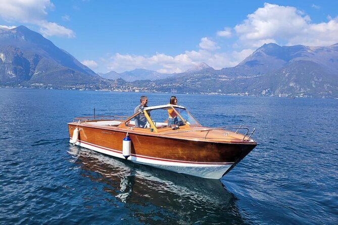 2 hour private tour in Lake Como with classic wooden boat - The Homes of Celebrities and Artists