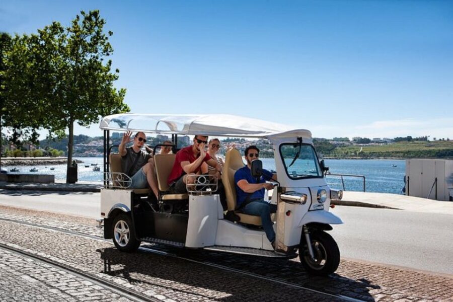 2 Hour Private Tuktuk Tour in Porto to Monastery and Cellars - Exploring the Itinerary in Detail