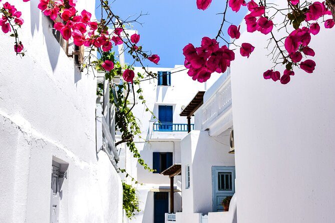 2 Hours Feel Like A Local Walking Tour in Mykonos Town - Paraportiani Church: The Architectural Marvel