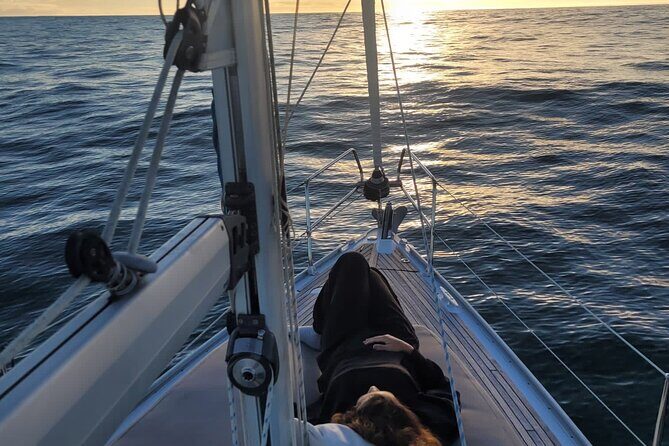 2 hours Private sunset experience by sailboat in Cascais - The Sum Up