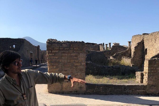 2 Hours Walking Tour in Pompeii with an Archaeologist - The Itinerary: A Walk Through Ancient Pompeii