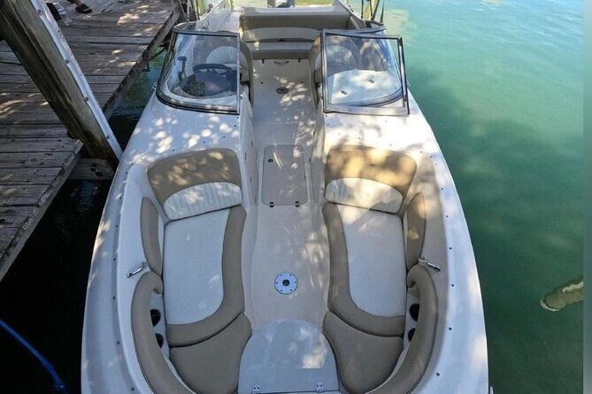 24 Ft Miami Bay: Private Boat, Gas Included , 8 people, Captained