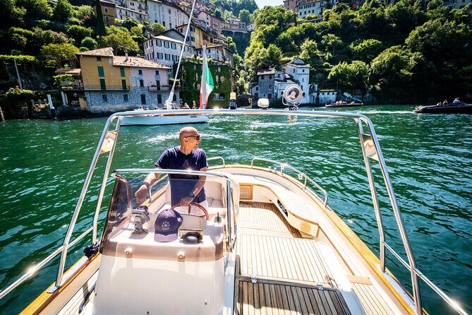 2H Private Cruise on a beautiful wooden speedboat on Lake Como - The Experience in Detail