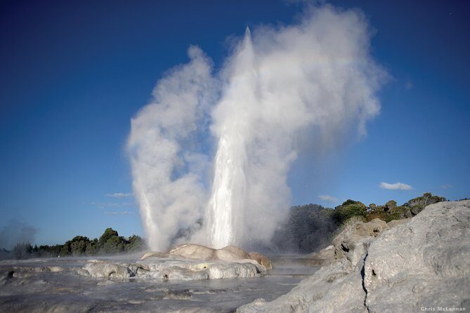 3 Day Waitomo Caves, Hobbiton Movie Set and Rotorua Tour from Auckland - Exploring the 3-Day Itinerary in Detail