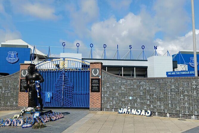3 Hours Football Stadiums E-Bike Tour in United Kingdom - A Detailed Breakdown of the Itinerary