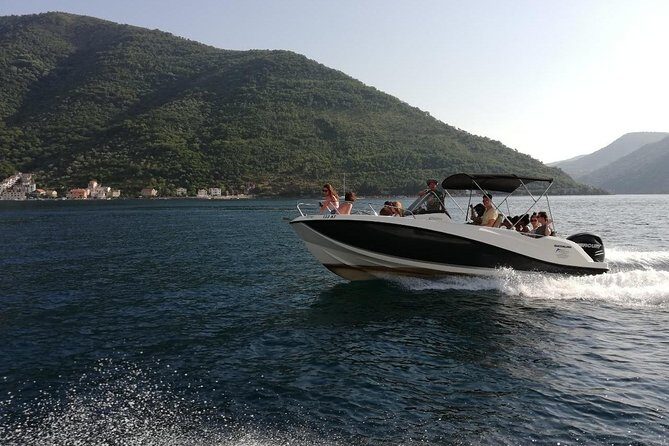 3h-Private Bout: Kotor bay and Blue Cave attraction (Free Drinks) - FAQs