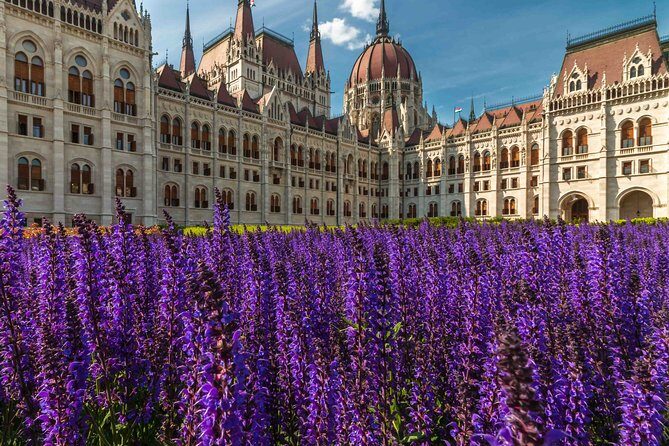 4 hours long private minivan tour in Budapest - Who Should Book This Tour?
