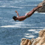 .4-Hrs Cruise or Hotels City Tour Experience w/High Divers - Who Should Consider This Tour?