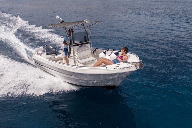 5 Hours Boat Rental in Santorini - Who Should Consider This Experience?