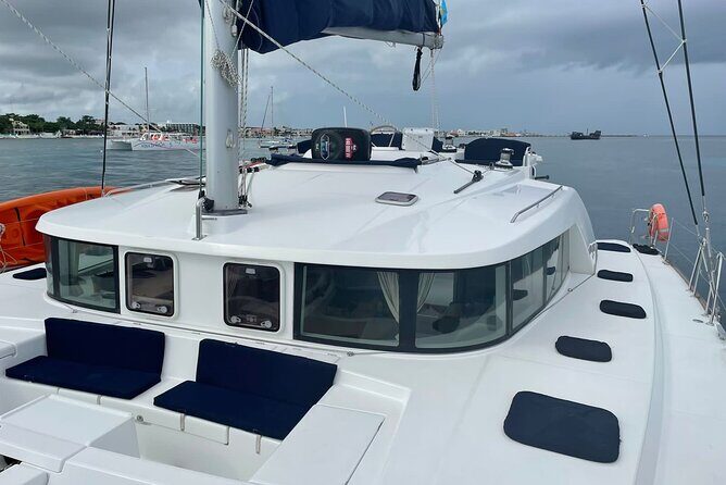 5 Hr Private Catamaran Cruise with lunch and drinks to 15-20 ppl