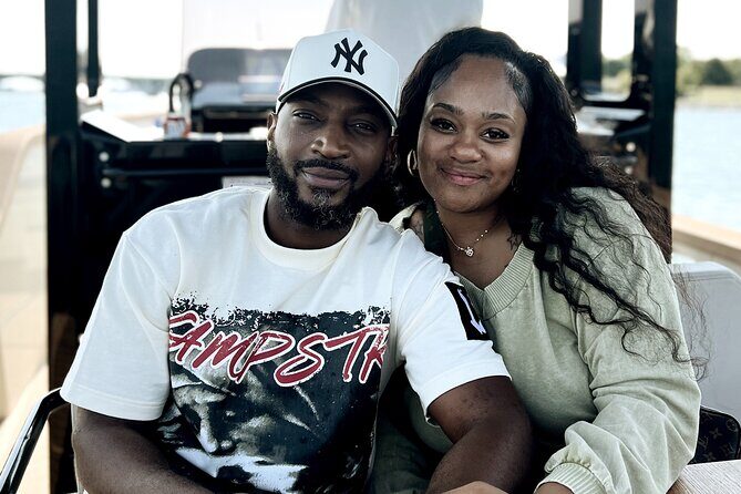 75 Minutes Detroit River, Belle Isle Breeze Electric Cruise