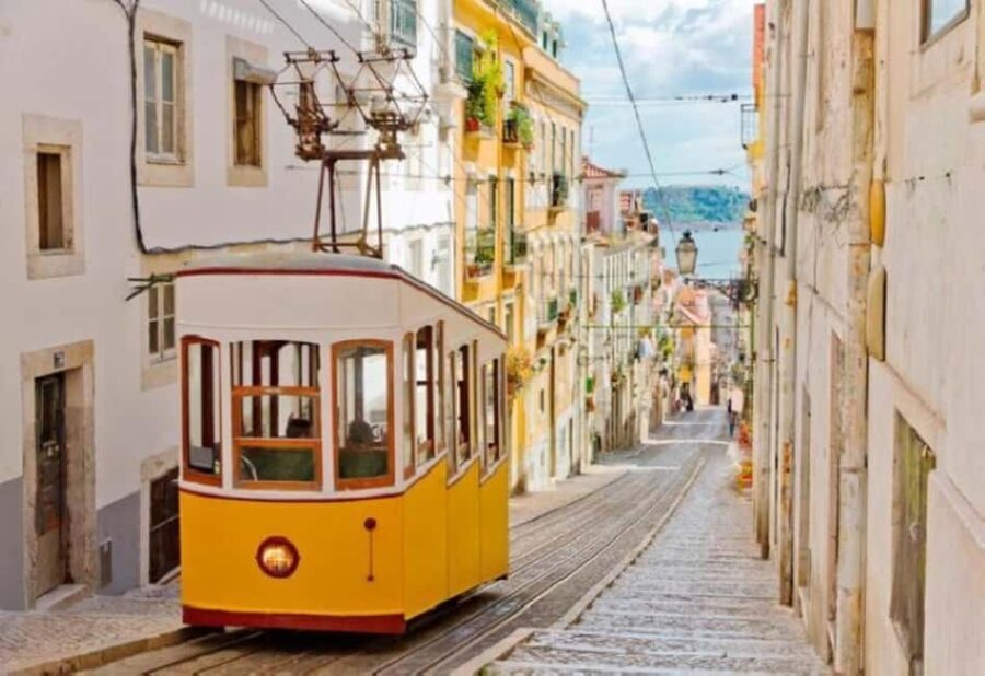 A Day in Lisbon: Private Tour - Itinerary Breakdown: What You Can Expect