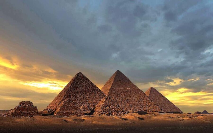 A Half-Day Adventure Inside Pyramid of Menkaure in Giza - Exploring the Tour Itinerary in Detail