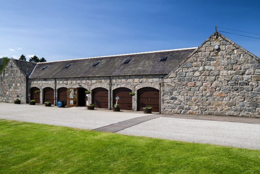 Aberdeen, Shire Castle & Distillery Private Group Day Tour - Whisky Distillery Visits and Tasting Experience