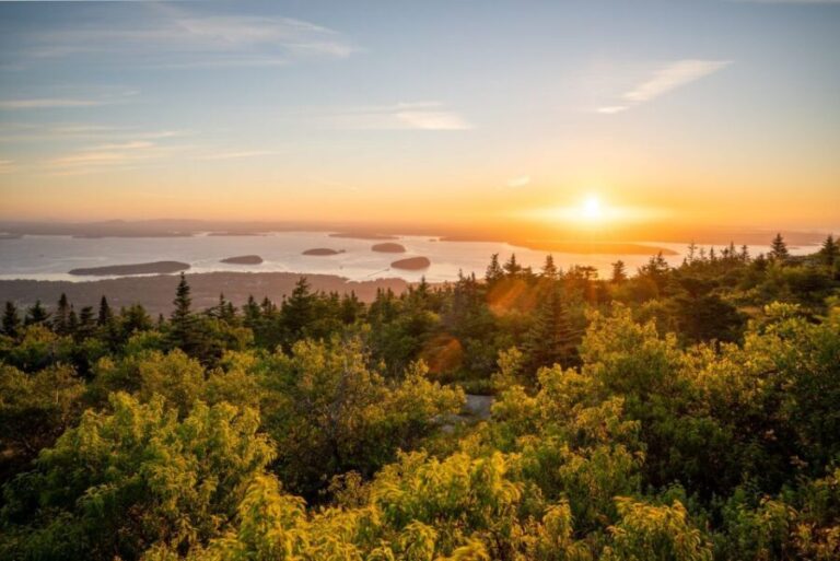 Acadia Full Day Small Group Tour & Hike - A Closer Look at the Acadia Full Day Small Group Tour & Hike
