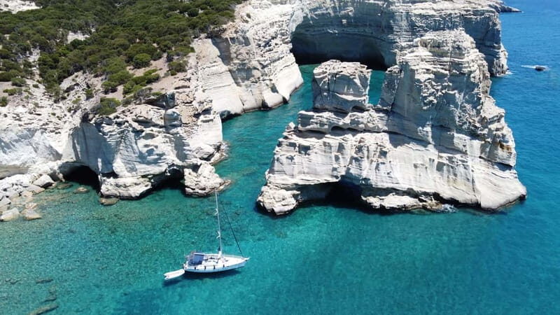 Adamantas: Kleftiko Sailing Cruise with Meal and Swim Stops - Detailed Breakdown of the Itinerary