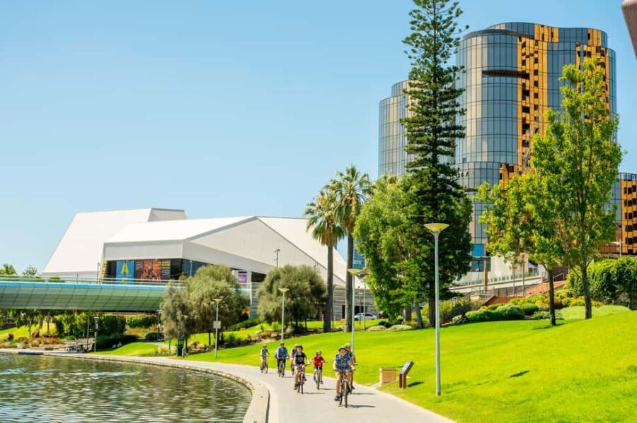 Adelaide: City to Sea, Bike and Kayak Safari - Learning and Wildlife Observation
