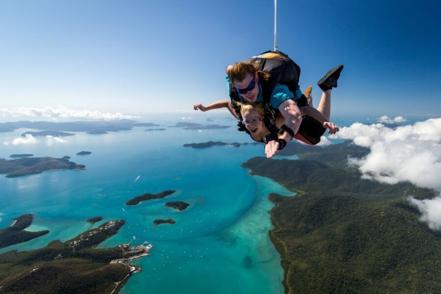 Airlie Beach: Tandem Skydive over the Whitsundays - The Guides and Safety