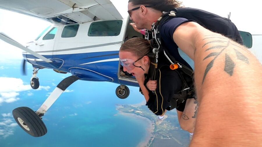 Airlie Beach: Tandem Skydiving Experience with Beach Landing - The Beach Landing: A Unique Touch