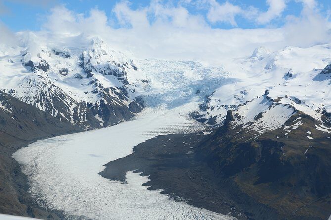 Airplane flight over glacier lagoons and Iceland's highest peak - Practical Details and Considerations