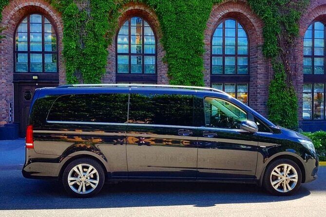 Airport Limousine Transfer: Arlanda Airport to Stockholm City 1-7 Passengers - What To Expect on the Journey