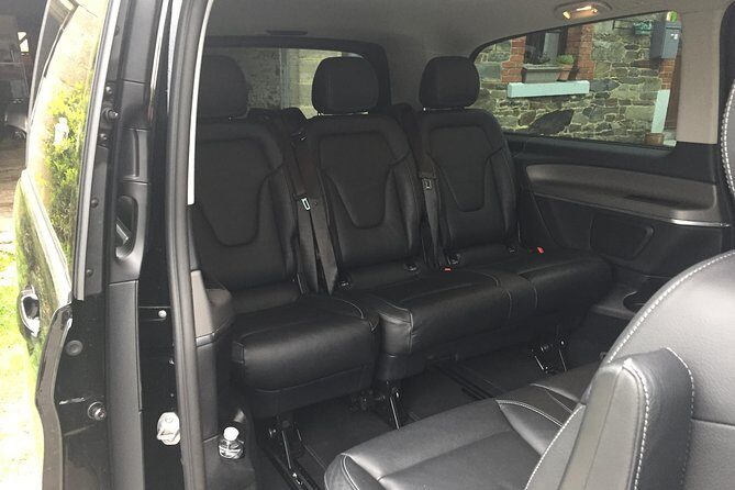Airport Transfer Brussels To Paris - What to Expect: The Day of Your Transfer