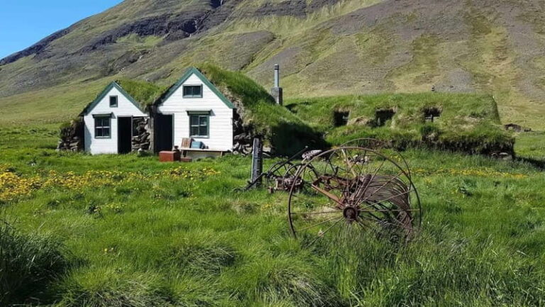 Akureyri: Super Jeep Tour with Icelandic Snacks - An In-Depth Look at the Itinerary