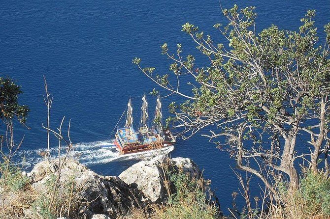 Alanya Catamaran Boat Trip incl. Lunch and drinks - The Sum Up