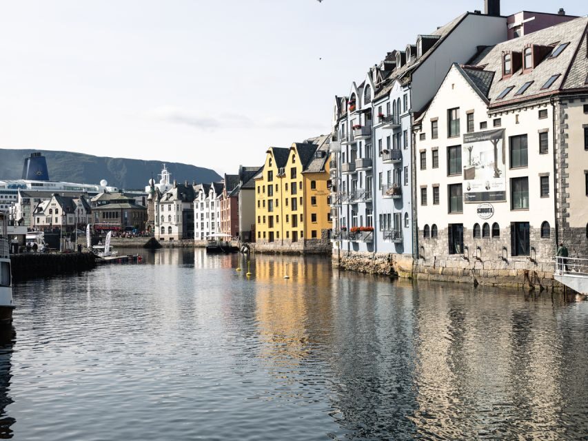 Ålesund: Guided Food Walking Tour - A Closer Look at the Ålesund Food Walk