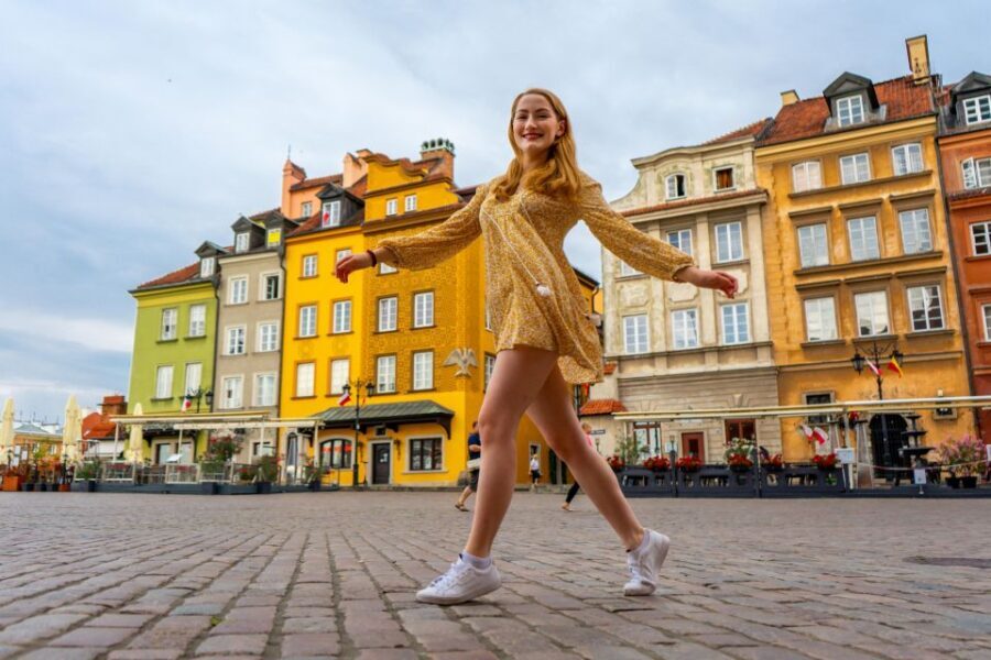Amazing photo walk through the Old town of Warsaw - The Itinerary Breakdown