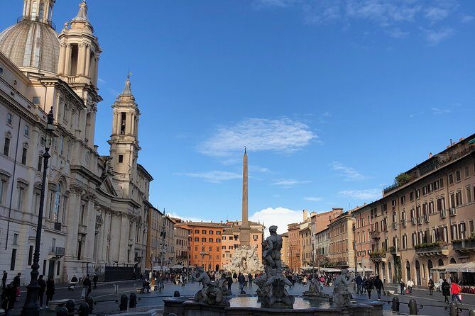 Amazing Sunrise private tour of Rome (2hrs) - Piazza Navona: Rome’s Artistic Heart