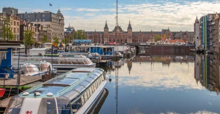 Amsterdam: Capture the most Photogenic Spots with a Local - Who Should Book?