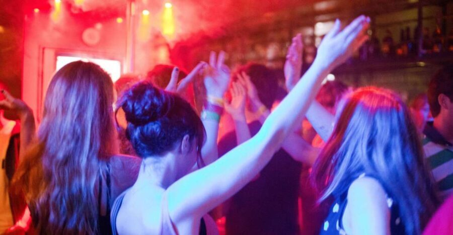 Amsterdam: City Center Bar Crawl and Nightlife Experience - A Detailed Look at the Amsterdam Nightlife Pub Crawl