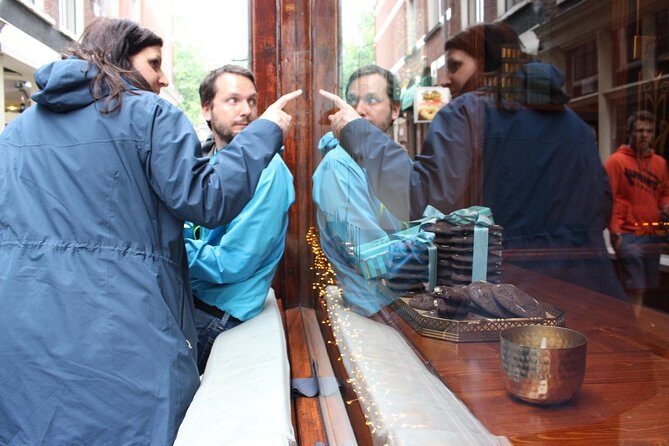 Amsterdam city center walking tour in Italian - Who Should Consider This Tour?