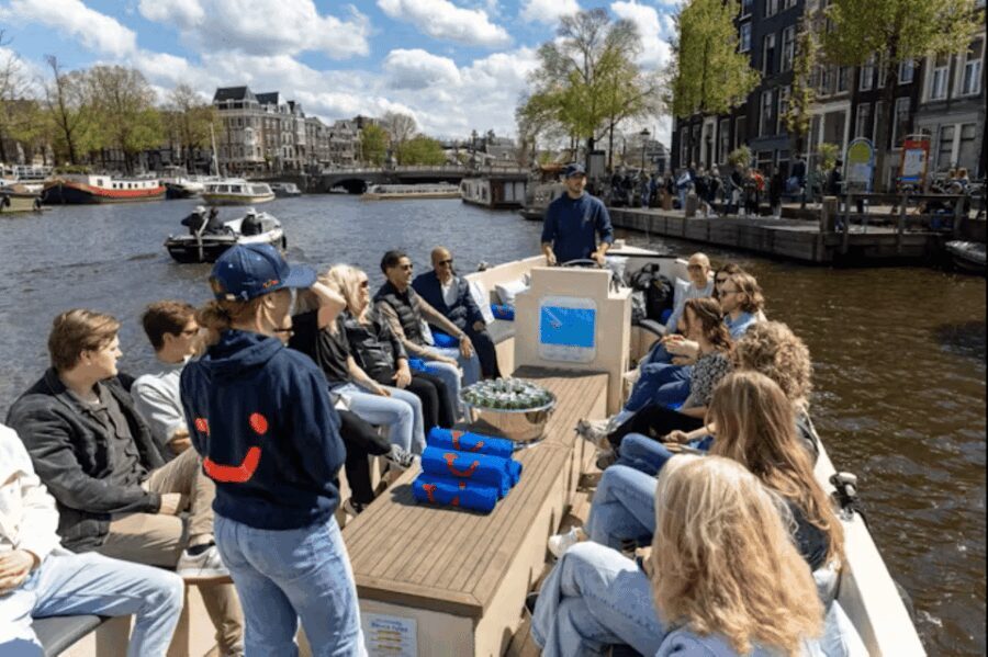 Amsterdam: City Highlights Small Boat Canal Cruise with host - What Makes This Tour Stand Out