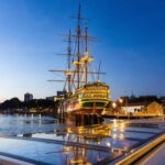 Amsterdam: Evening Cruise with Optional Wine and Snacks - The Experience in Detail