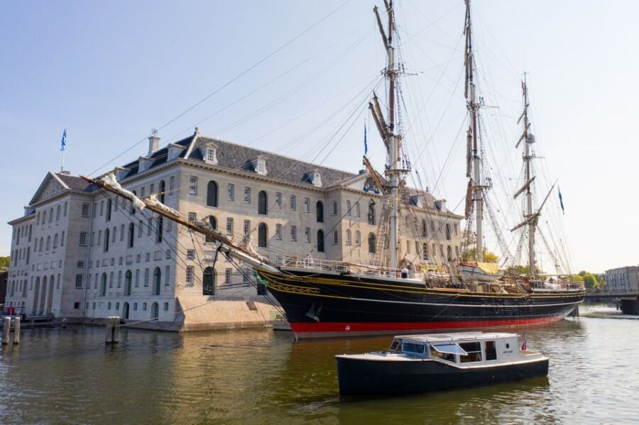 Amsterdam: Historic Boat Cruise with open bar and nibbles - Analyzing the Value and Who Will Love It