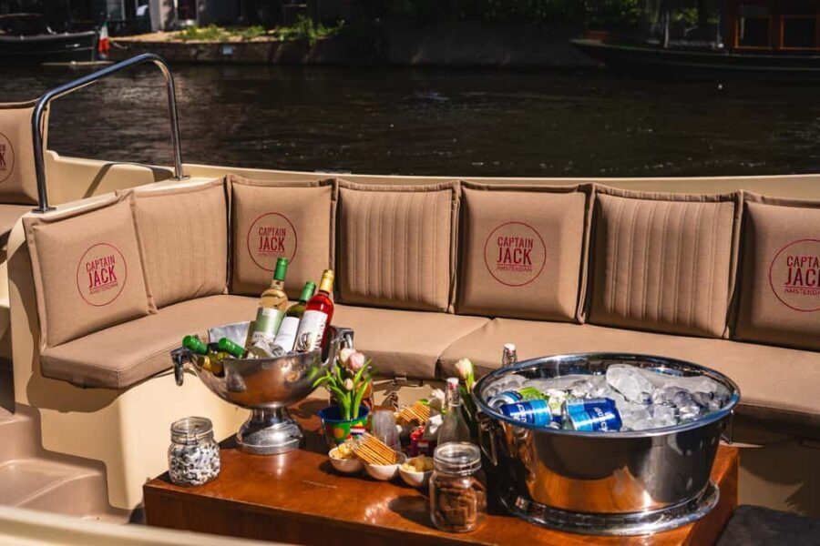 Amsterdam: History Cruise, Local Guide, Drinks & Bites - A Closer Look at the Amsterdam Canal History Cruise