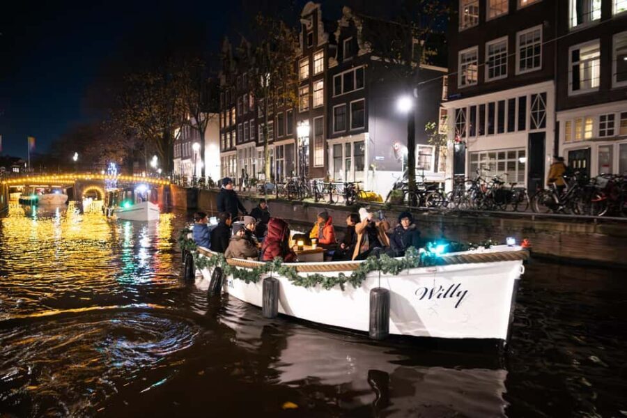 Amsterdam: Light Festival Open Boat Cruise - The Visuals and Atmosphere