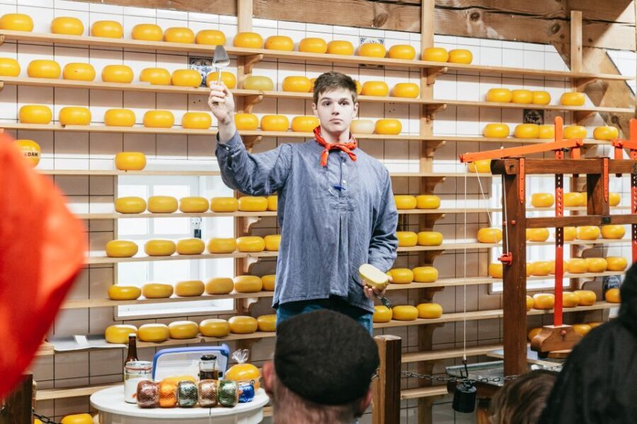 Amsterdam: Live-Guided Zaanse Schans & Cheese Tasting Tour - The Itinerary Breakdown