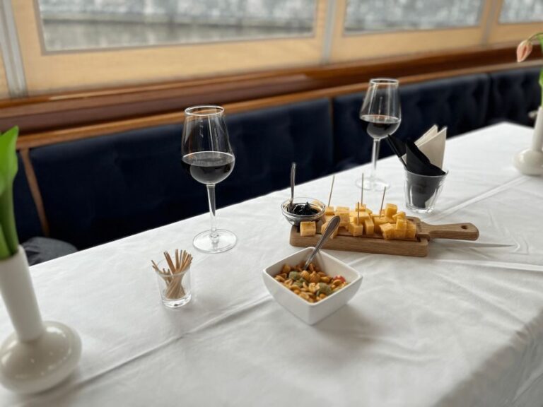 Amsterdam: Luxury Light Festival Cruise with Drinks Option - The Experience in Detail