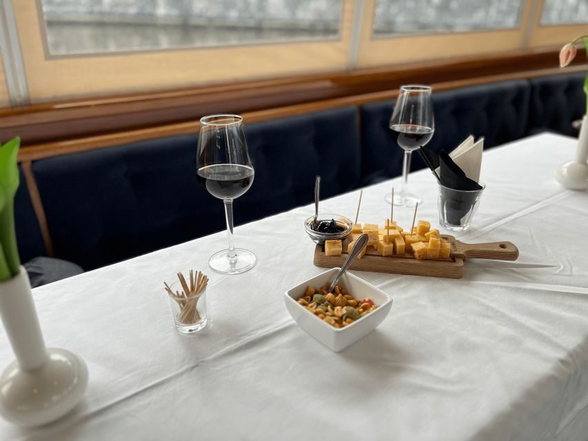Amsterdam: Luxury Light Festival Cruise with Drinks Option - The Experience in Detail