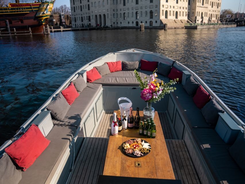 Amsterdam: Private Luxury Cruise with Pizza and Drinks - Who Will Love This Tour?